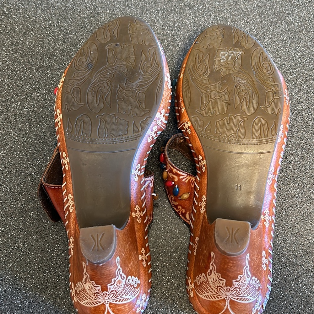 Conkys by St. Kitts slip on sandals. Size 11. Never worn. Beautiful! - Picture 8 of 9
